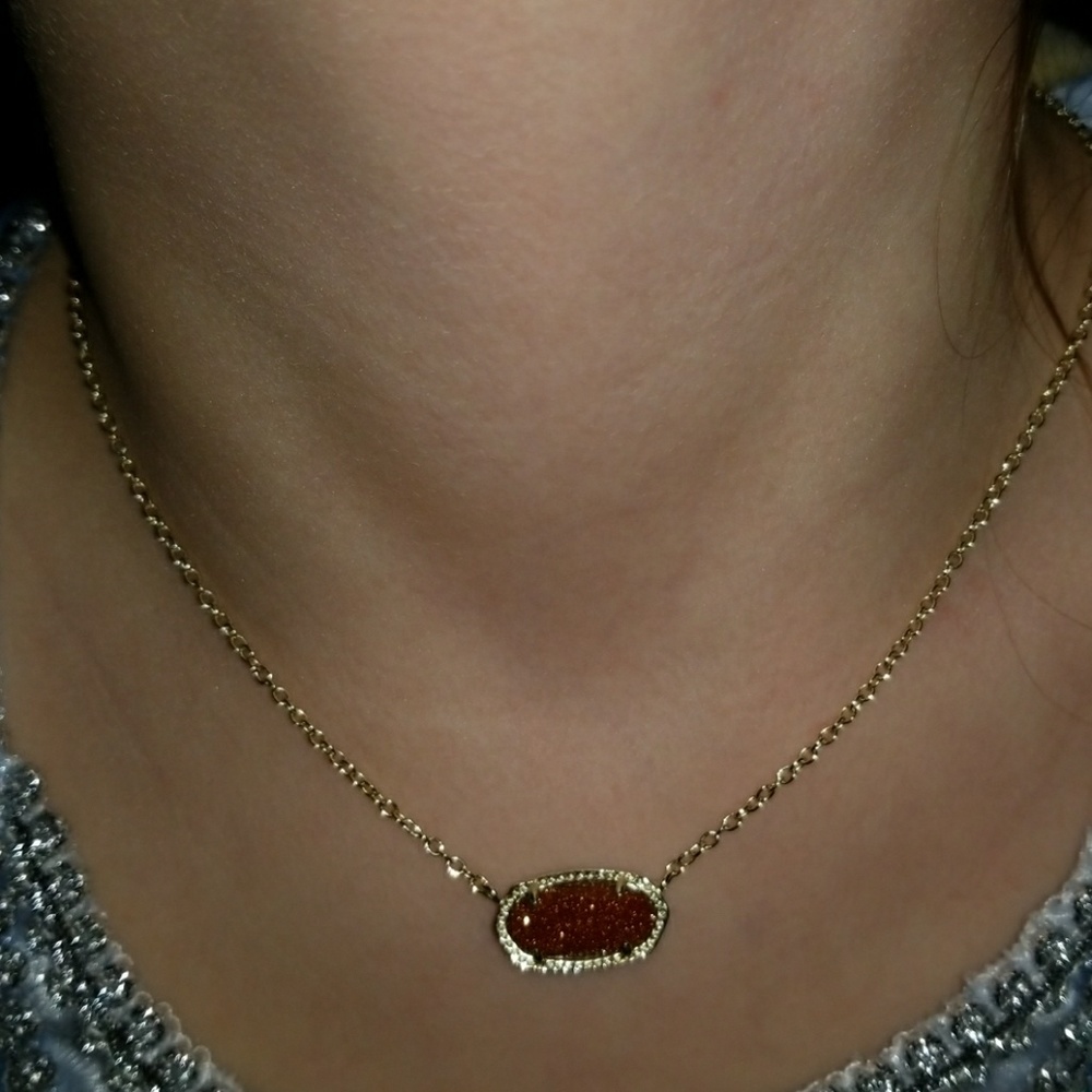 Kendra Scott necklace